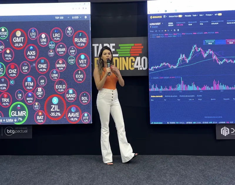 Raquel Fazza em evento de trading ao vivo